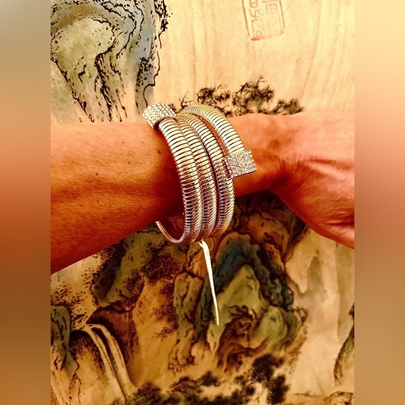 Jennifer & Co gold tone coiled bracelet w/ CZ  end accents - Picture 4 of 4